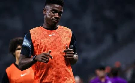 Corinthians tem 4 reforços monitorados e engatilhados após resolver transferência de Félix Torres