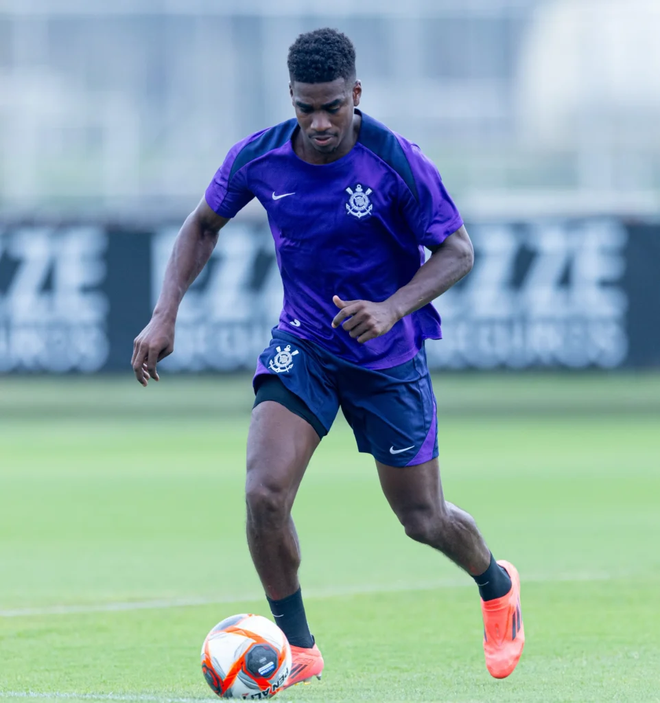 Corinthians é transferido por dívida por dívida com o Santos Laguna pelo valor de Félix Torres.