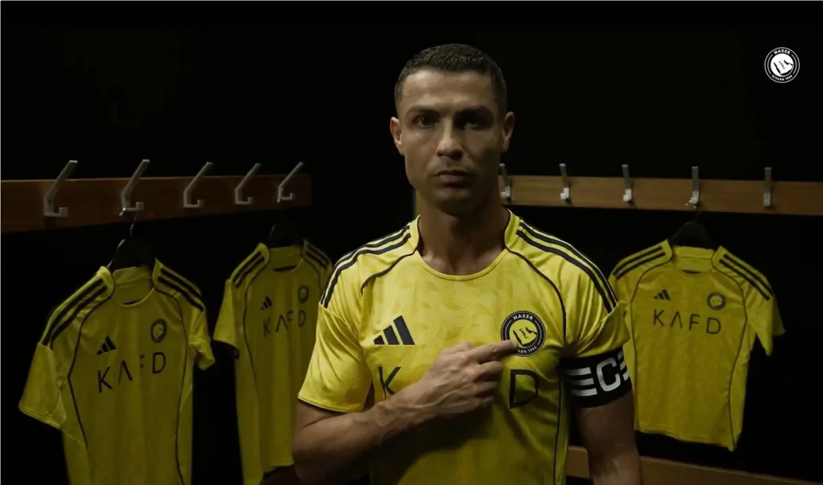 Cristiano Ronaldo Apresenta Novo Uniforme do Al-Nassr