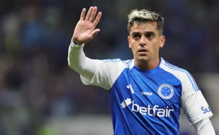 Cruzeiro enfrenta desafio sem Fagner e outros ausentes contra o Santos no Mineirão