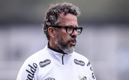 Cruzeiro x Santos: Último Jogo de Cléber Xavier no Peixe, com chances de Sampaoli e Vojvoda na Diretoria