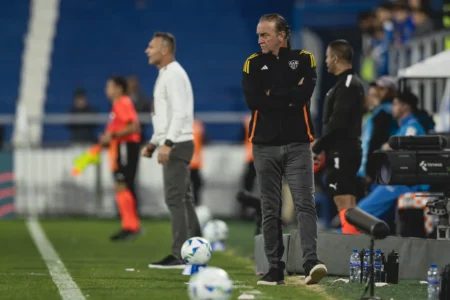 "Cuca revela emoção no vestiário do Atlético-MG em classificação"
