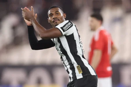 Cuiabano deve retornar para jogo de volta entre Vasco e Botafogo, pela Copa do Brasil