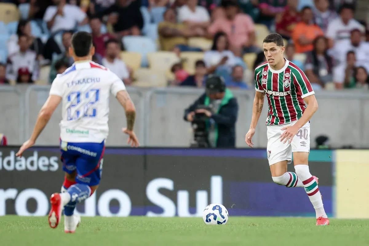 Davi Schuindt aproveita oportunidade de desfalques e brilha no Fluminense