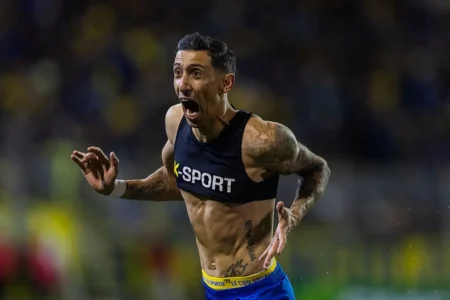 Di María faz golaço de falta e decide o clássico na Argentina; veja