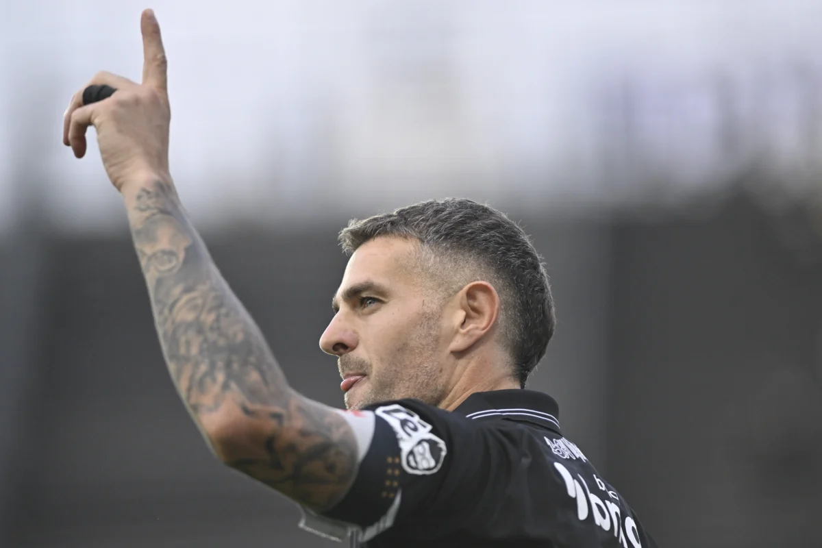 Diniz Escolheu Vegetti para Voltar ao Time Titular do Vasco