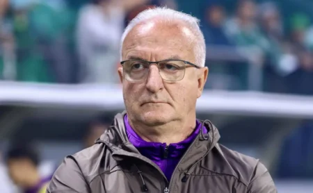 Dorival Jr. garante foco para partida e lamenta falhas