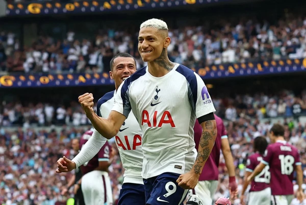 Elogios do Tottenham: Técnico louva "Excepcional" atuação de Richarlison.