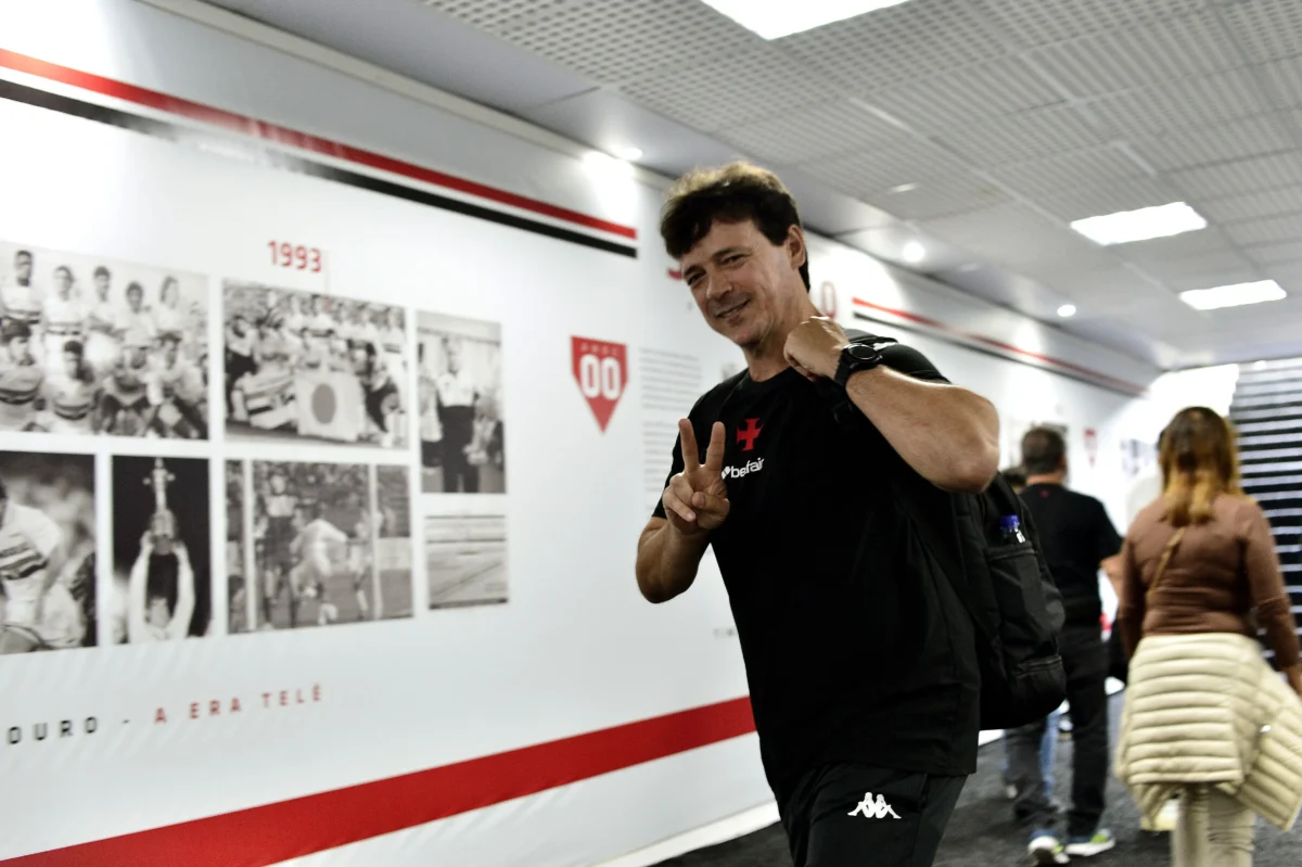 Escalação do Vasco: Vegetti volta a campo, Jair não joga; confira o time provável