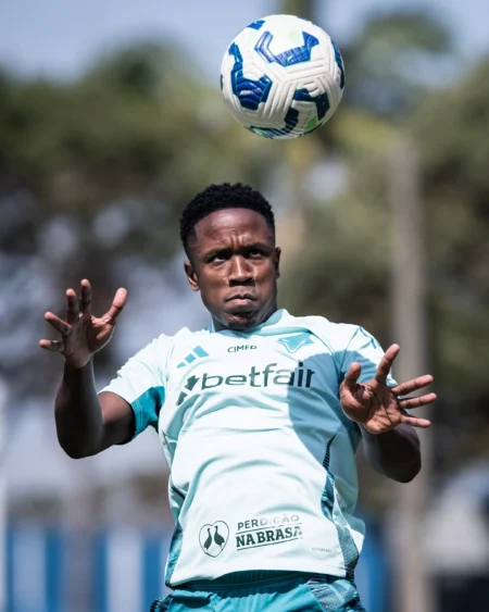 Escalação do Cruzeiro: William volta, Sinisterra se destaca e o time fica preparado