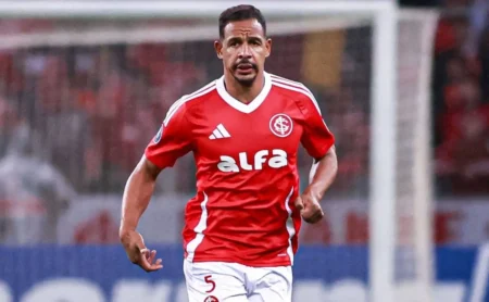 Fernando se reúne com o Inter para definir futuro e pode antecipar saída