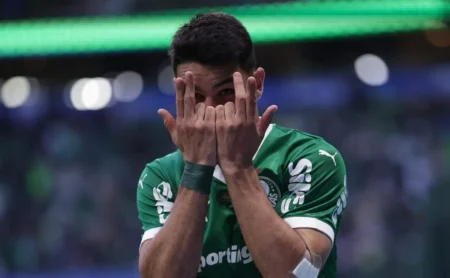 Flaco López pode deixar o Palmeiras após interesse do Monterrey