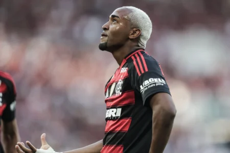 Flamengo acerta empréstimo do jogador Lorran ao Pisa, da Itália