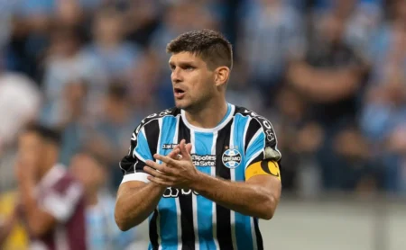 "Grêmio busca renovar acordo com Kannemann"