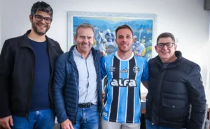 Grêmio confirma contratação de Arthur