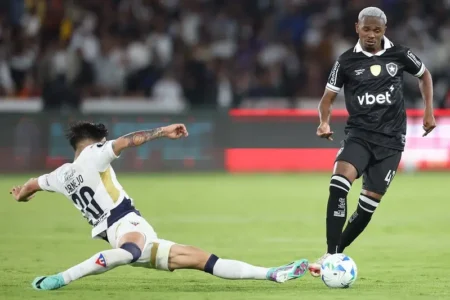 "Jeffinho supera lesões e se estreia como reforço no ataque do Botafogo"
