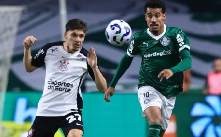 Jornalista Danilo Lavieri afirma que Corinthians chega ao clássico em menor pressão do que o Palmeiras.