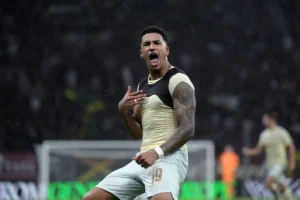 Kauã Elias, ex-Flamengo, celebra gol que classificou o Shakhtar: "Minha participação era uma incógnita"