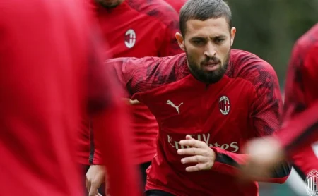 Léo Duarte, ex-jogador do Flamengo, desperta interesse do Vasco em clube na Turquia.