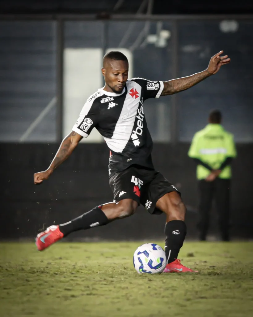 Loide perde espaço no Vasco e não é titular há cinco jogos