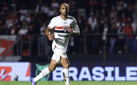 Lucas Moura enfrenta dificuldade e preocupa no início da temporada no São Paulo.