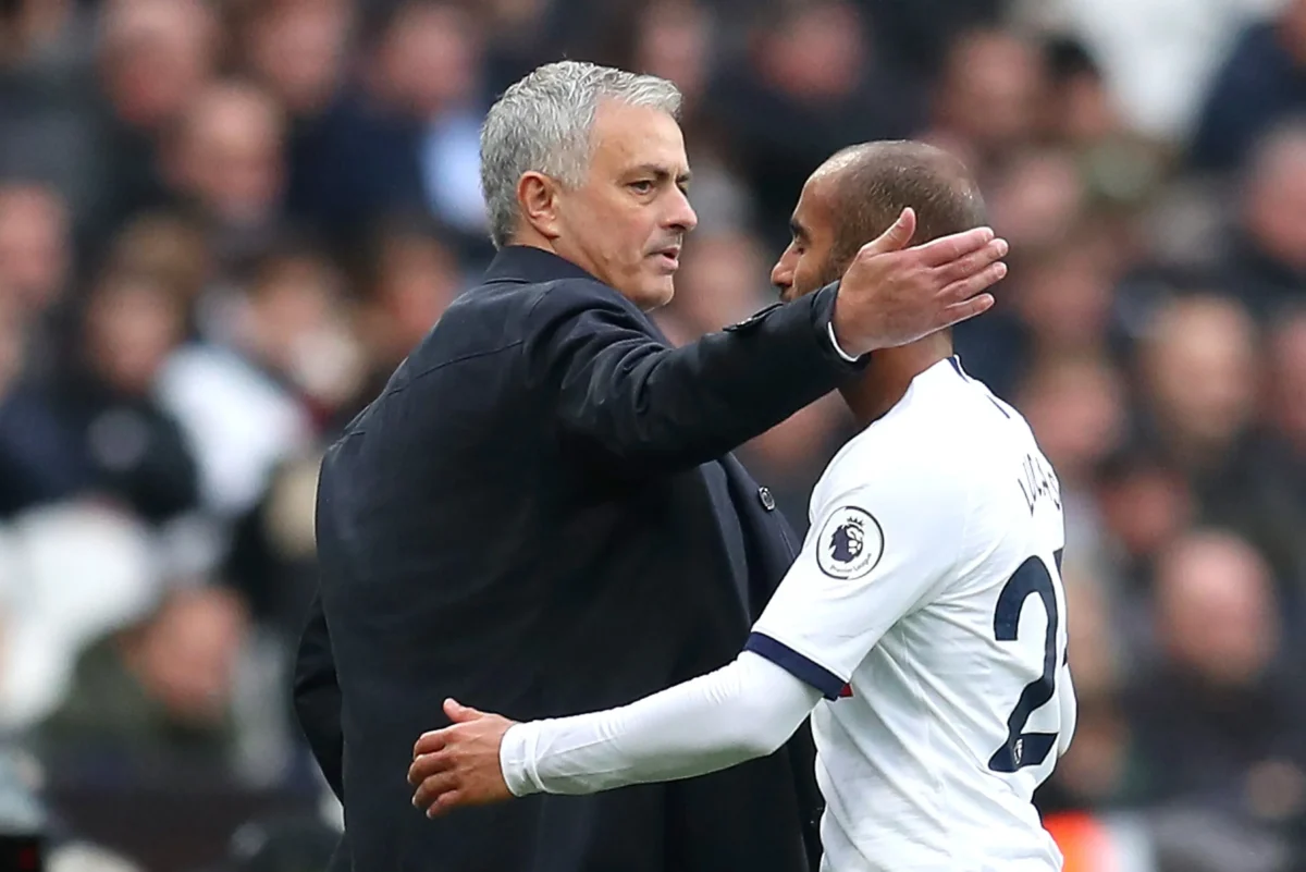 "Lucas é o futuro do São Paulo, diz Mourinho: 'Não vou arrancá-lo da base'"