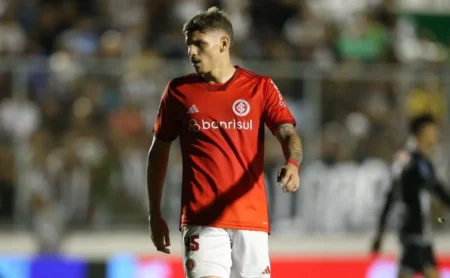 Lucca Holanda acerta transferência para o Ceará e deixará o Internacional