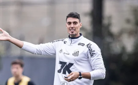 Matheus Bachi Manda Realização sobre Cléber Xavier e Tite no Santos