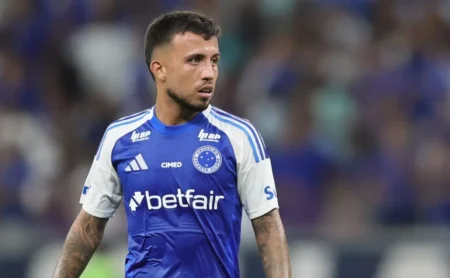 Matheus Henrique comemora resultado positivo do Cruzeiro contra o São Paulo