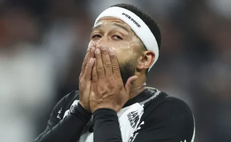 Memphis Depay é Contatado por Três Clubes da Europa e Considera a Saida do Corinthians