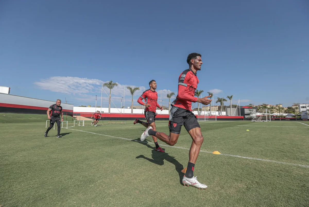 O Atlético-GO Insiste em Vender Alix Vinícius de Forma à Vista