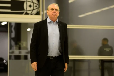 Osmar Stabile é reeleito presidente do Corinthians