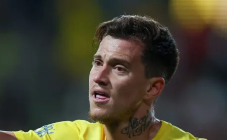 Otávio aceita proposta do Grêmio e negocia rescisão do contrato com o Al-Nassr