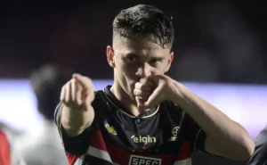 Pablo Maia marca gol e destaca-se em triunfo do São Paulo sobre o Atlético-MG