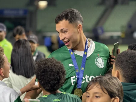 Palmeiras Deve Receber R$ 37,9 Milhões por Venda de Thalys ao Almería da Espanha