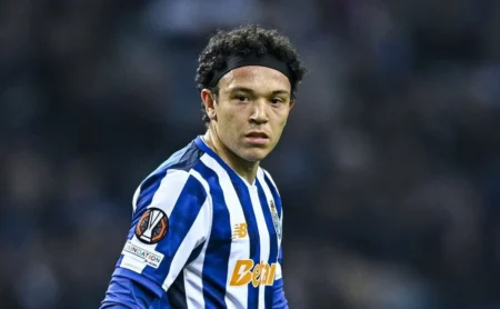 Pepê firma novo contrato com o Porto e 'frustra' o Grêmio com multa de R$ 473 milhões