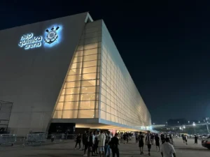 ### Por que Corinthians vê chance de ganhar muito mais com naming rights da arena.