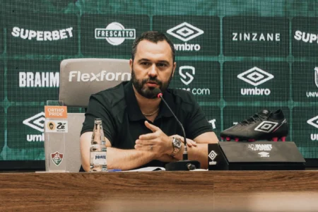 Presidente do Fluminense diz que equipe não deve fechar mais reforços na janela: "A princípio, a gente fechou"