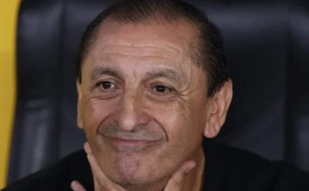 "Ramón Díaz surge como possível substituto de Roger Machado no Internacional"