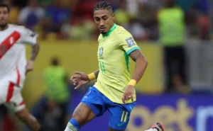 Raphinha assume protagonismo e se torna principal jogador da Seleção Brasileira diante do Chile