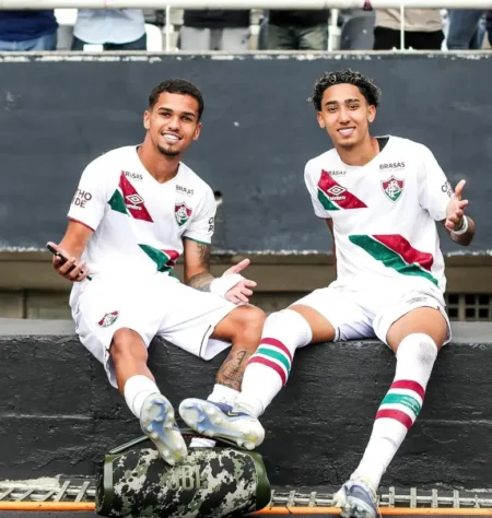 Riquelme se Despede de Isaque Depois da Parceria No Fluminense