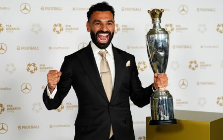 Salah afirma que Arsenal é o favorito à Premier League
