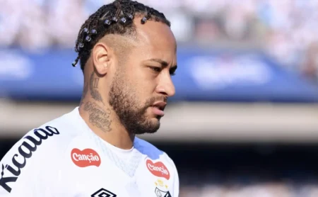 Santos confirma escalação com Neymar para jogo contra o Fluminense no Brasileirão
