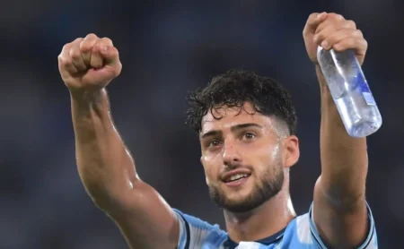 Santos melhora oferta para contratar Di Césare, do Racing; Cagliari também quer zagueiro.