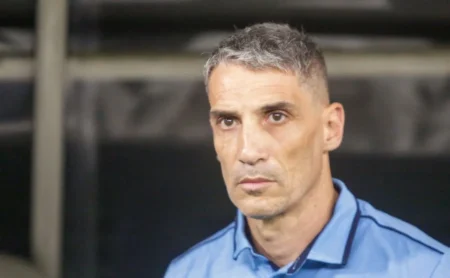 "Santos não avança com a contratação de Santiago González e o meio-campista não é prioridade para Vojvoda"