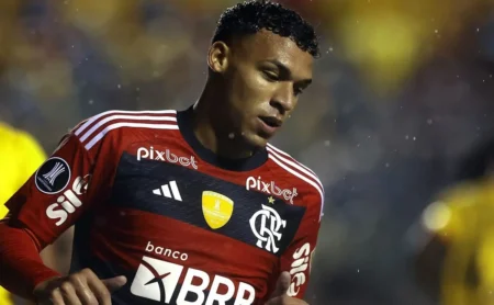 Santos vence disputa com Corinthians e acerta contratação do atacante Victor Hugo, 2º reforço da 'era Vojvoda'
