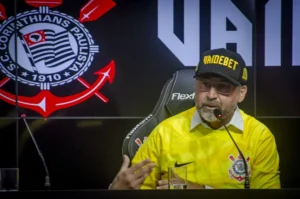 "Sócios aprovam impeachment: Augusto Melo é destituído da presidência do Corinthians"