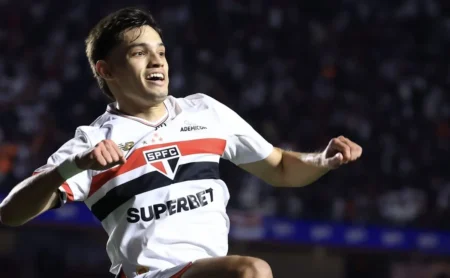 "São Paulo paga dívida e prepara renovação"