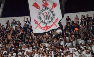 Torcida exige que o Corinthians vence o clássico paulista contra o Palmeiras
