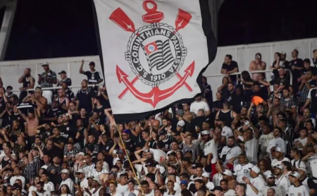 Torcida exige que o Corinthians vence o clássico paulista contra o Palmeiras
